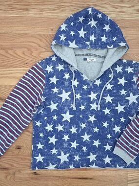 Roxy Men's Navy Star Print Zip-Up Hoodie with Red-Striped Sleeves